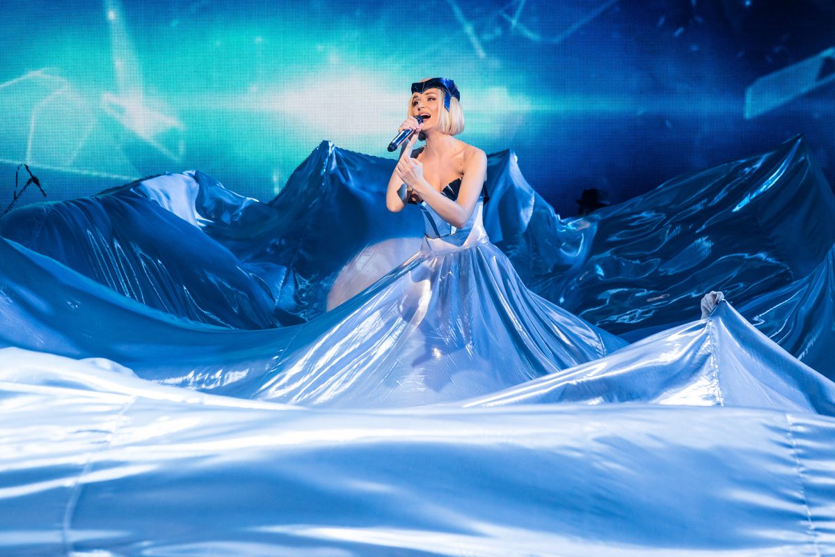 Полина Гагарина исполнит на "Евровидении" песню A million voices