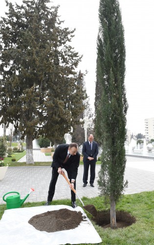 President Ilham Aliyev attends opening of park-boulevard named after Heydar Aliyev in Barda