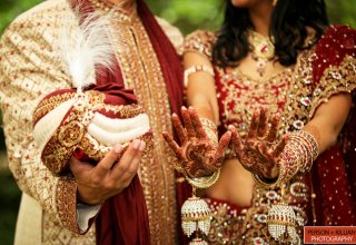 В Индии жених с пулевым ранением вернулся на свадьбу после госпитализации