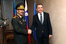Azerbaijan, Slovenia discuss prospects for military cooperation (PHOTO)
