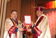 Президенту Пакистана вручен диплом почетного доктора Бакинского 
госуниверситета (ФОТО)