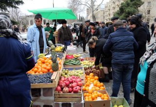 Dövlət Xidməti: Bayramqabağı təşkil edilmiş yarmarkalar istehlak bazarında qiymətlərin azalmasına xidmət edir