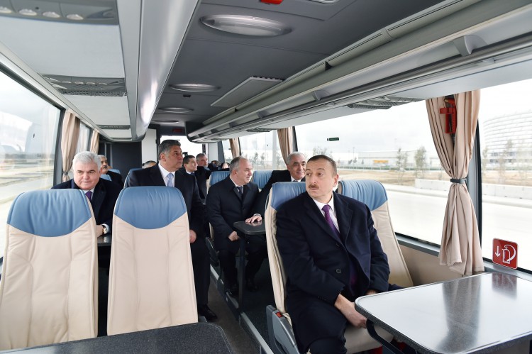 Ilham Aliyev reviews ongoing construction of road and transportation infrastructure around Baku Olympic Stadium (PHOTO)