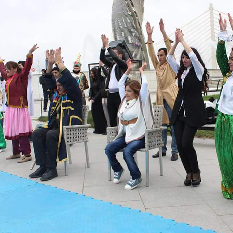 В Баку прошел танцевальный флешмоб людей с ограниченными возможностями (ФОТО)