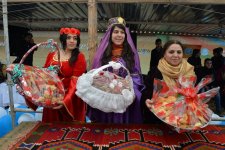 В Азербайджане прошел конкурс по битве на куриных яйцах (ФОТО)