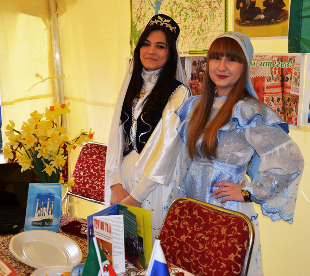 Культура народов России представлена на празднике Новруз в Баку (ФОТО)