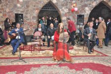 Известные турецкие писатели зажгли в Товузе праздничный костёр (ФОТО)