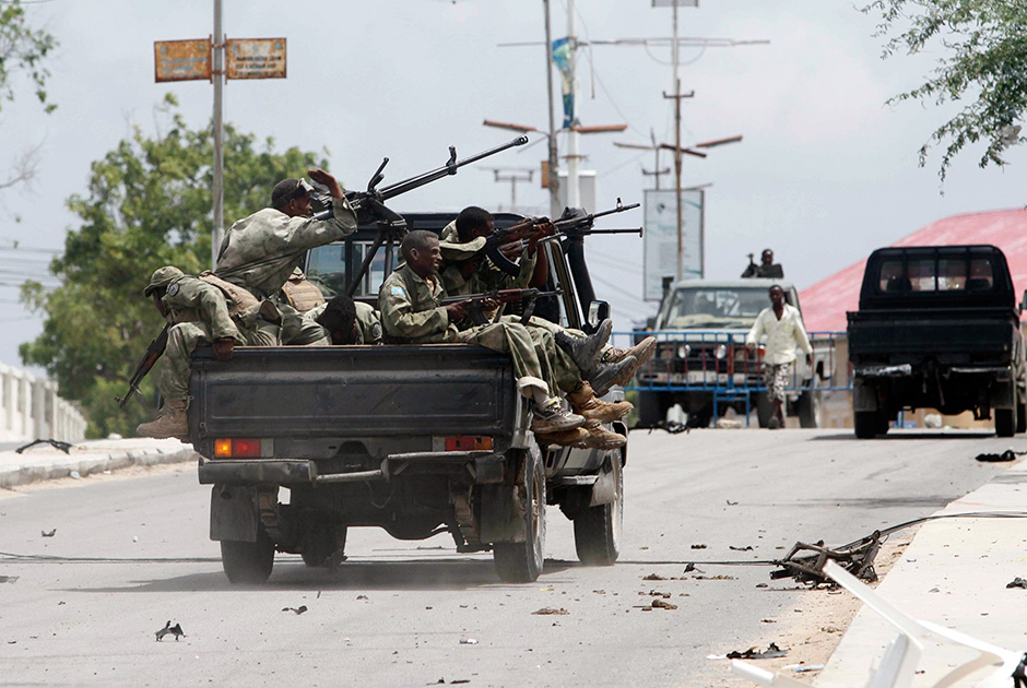 В Сомали в результате захвата террористами города погибло более 60 военных