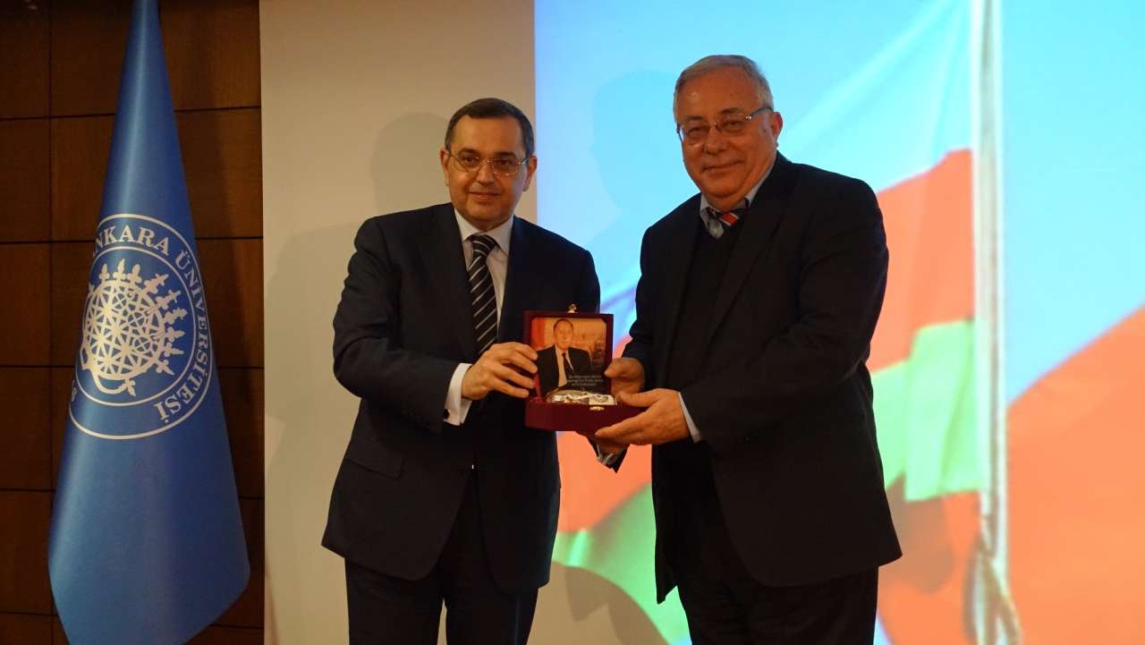 Али Гасанов принял участие в конференции, посвященной творчеству Гусейна Джавида (ФОТО)