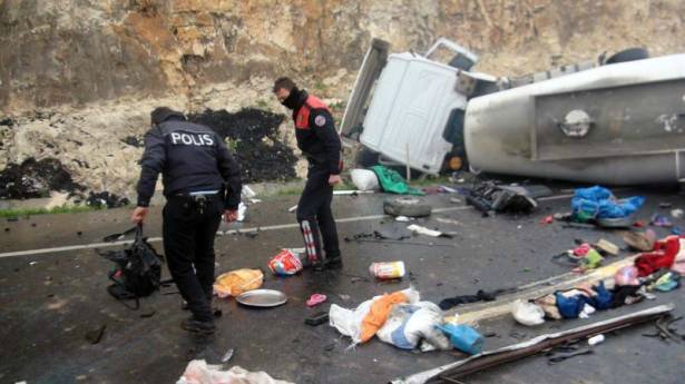 Silivri'de trafik kazası: 16 yaralı