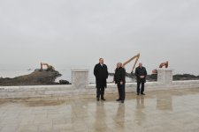 Prezident İlham Əliyev Bakı Ağ Şəhər bulvarında inşaat işlərinin gedişi ilə tanış olub (FOTO)