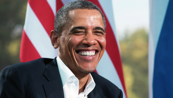 Obama az qala təyyarənin trapından yıxılacaqdı (VİDEO)