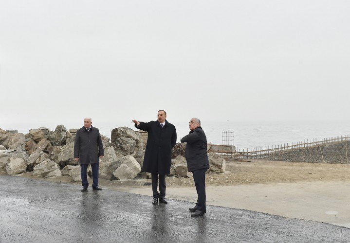 President Ilham Aliyev reviews progress of construction at Baku White City boulevard