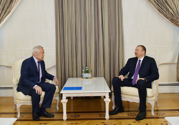 Azerbaijani president receives outgoing Kazakh ambassador