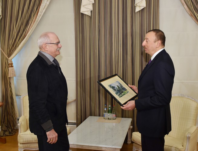 Azerbaijani president receives Russian film director