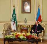 President Ilham Aliyev meets Saudi Arabian Minister of Finance (PHOTO)