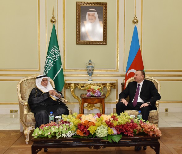 President Ilham Aliyev meets Chairman of the Council of Saudi Chambers (PHOTO)