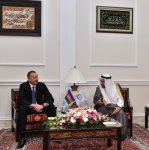 Azerbaijani president meets with OIC Secretary General (PHOTO)