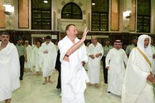 Azerbaijani president, his spouse perform Umrah pilgrimage in Mecca (PHOTO)