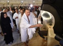 Azerbaijani president, his spouse perform Umrah pilgrimage in Mecca (PHOTO)