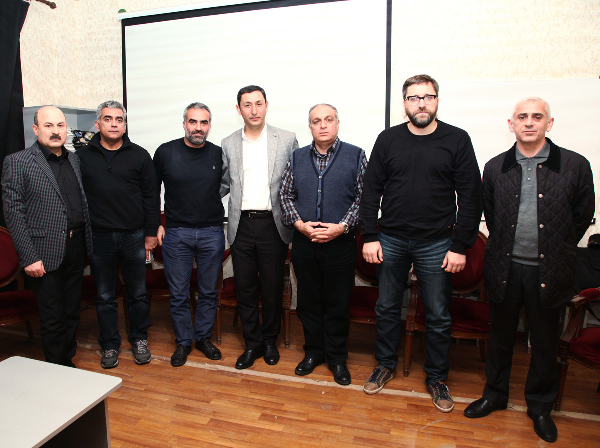Директор киностудии "Азербайджанфильм" провел встречу с режиссерами