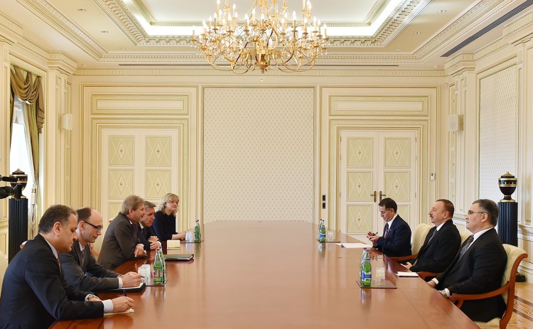 Ilham Aliyev receives European commissioner for neighborhood policy and enlargement negotiations
