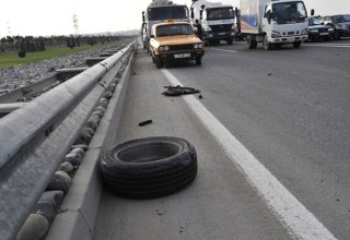 Bilik günü Bakıda iki yol qəzası baş verdi