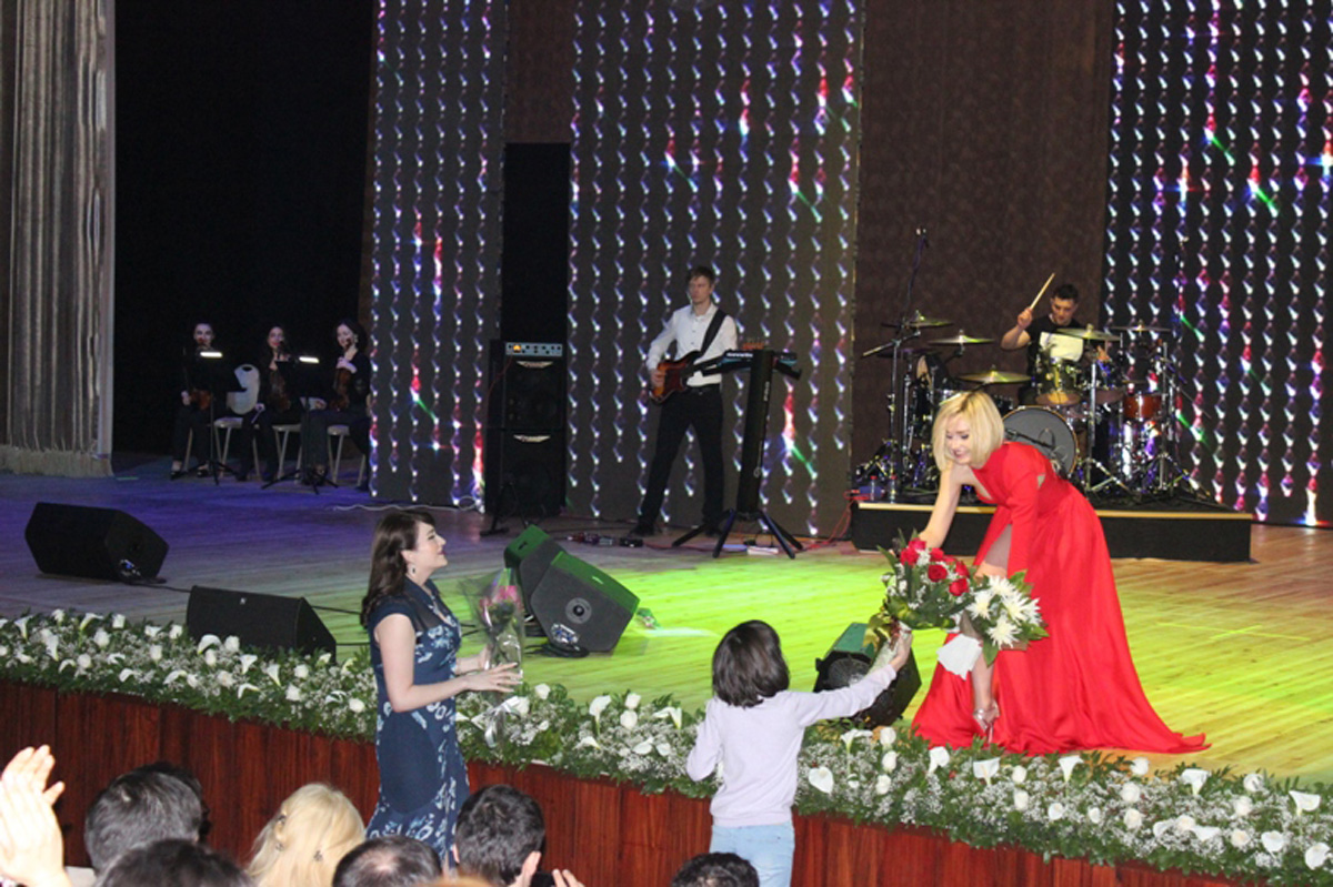 Потрясающее шоу-спектакль Полины Гагариной в Баку (ФОТО)