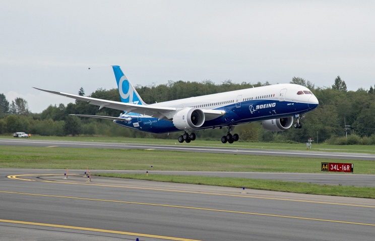 Boeing вернулся в аэропорт на Аляске из-за голого пассажира