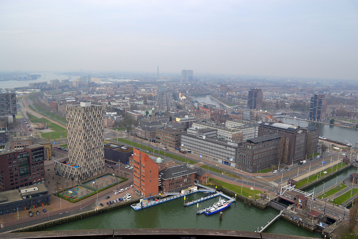Панорамная башня в Роттердаме или как снять люксовый  номер без штор (ФОТО)