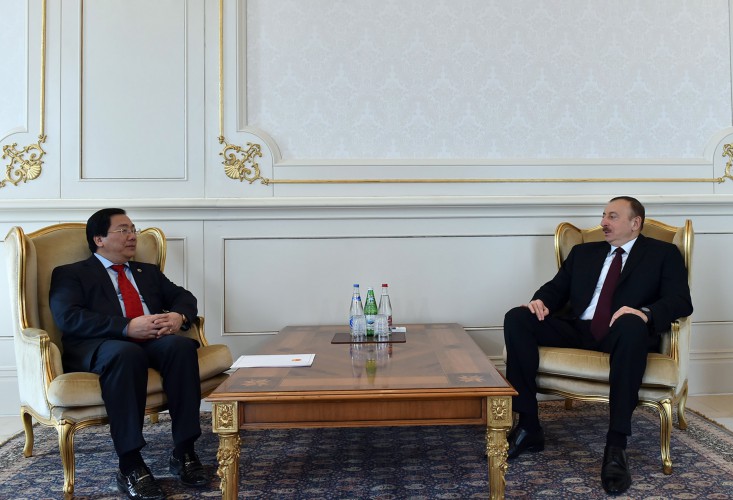 Президент Ильхам Алиев принял верительные грамоты нового посла Вьетнама