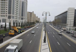 Продолжается ремонт на проспекте Гейдара Алиева в Баку (ФОТО)
