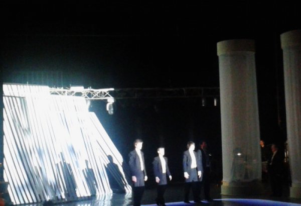 В Баку показали мультимедийную оперу "По ту сторону тени"