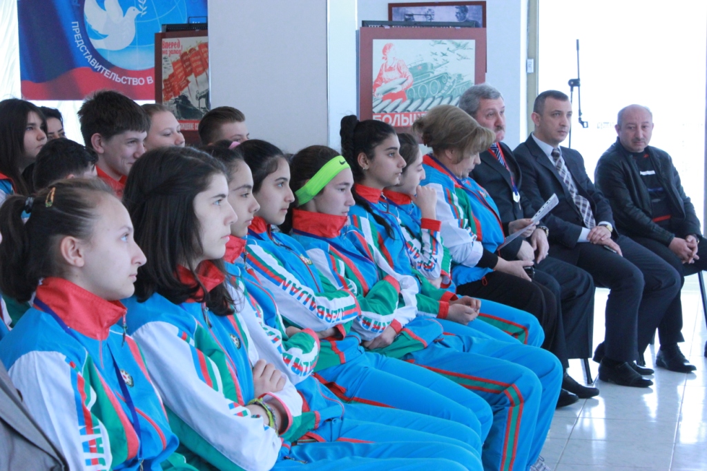 В Баку прошла встреча с участниками первых Всемирных игр в Сочи (ФОТО)