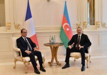 Президенты Азербайджана и Франции обсудили урегулирование нагорно-карабахского конфликта