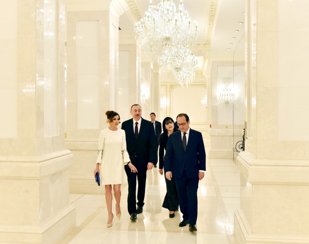 Состоялся совместный обед Президентов Азербайджана и Франции