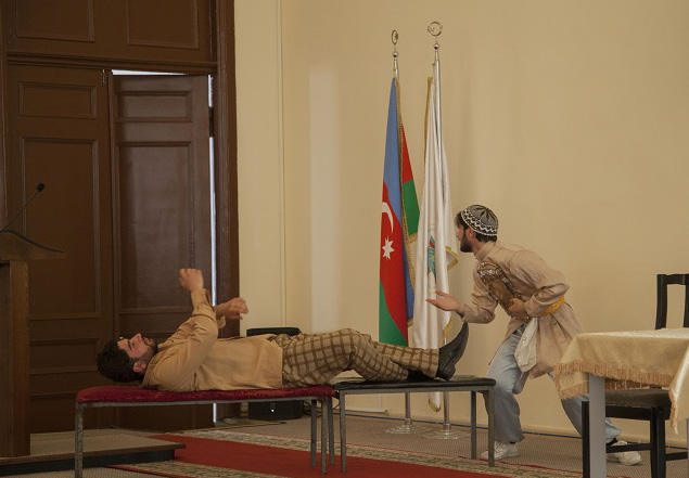 В Баку показали спектакль по произведению Наджаф бека Везирова (ФОТО)