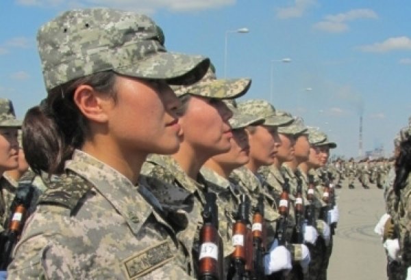 Kazakhstan holds beauty contest among female soldiers