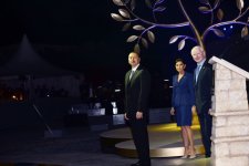 Президент Ильхам Алиев и его супруга Мехрибан Алиева приняли участие в церемонии зажжения факела первых Европейских игр (ФОТО)