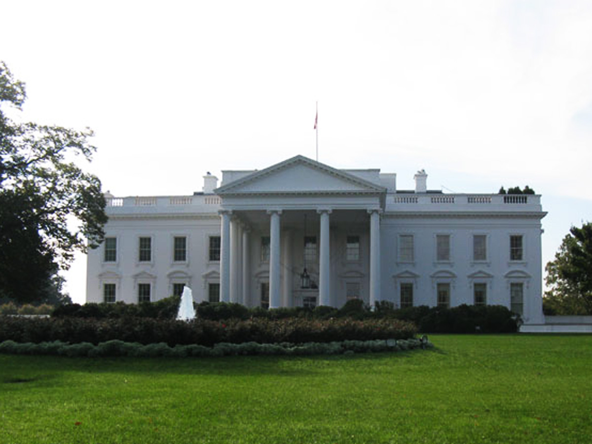 White House evacuated after bomb threat