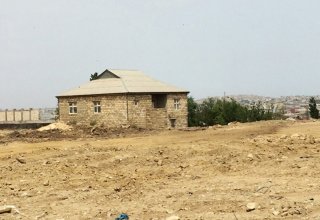 Спрос на земельном рынке Баку сократился почти вдвое