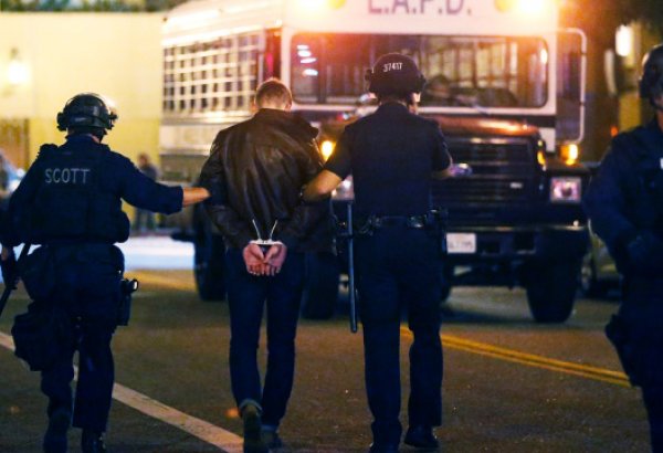 В США при задержании подозреваемого во взрывах пострадали двое полицейских