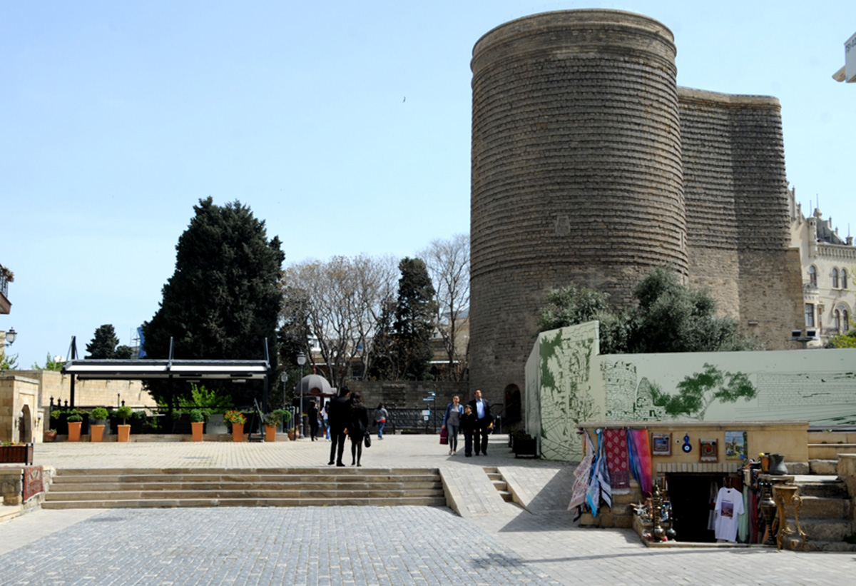 I Avropa Oyunlarına gələcək turistlər üçün: canlı tarix İçərişəhər (FOTO)