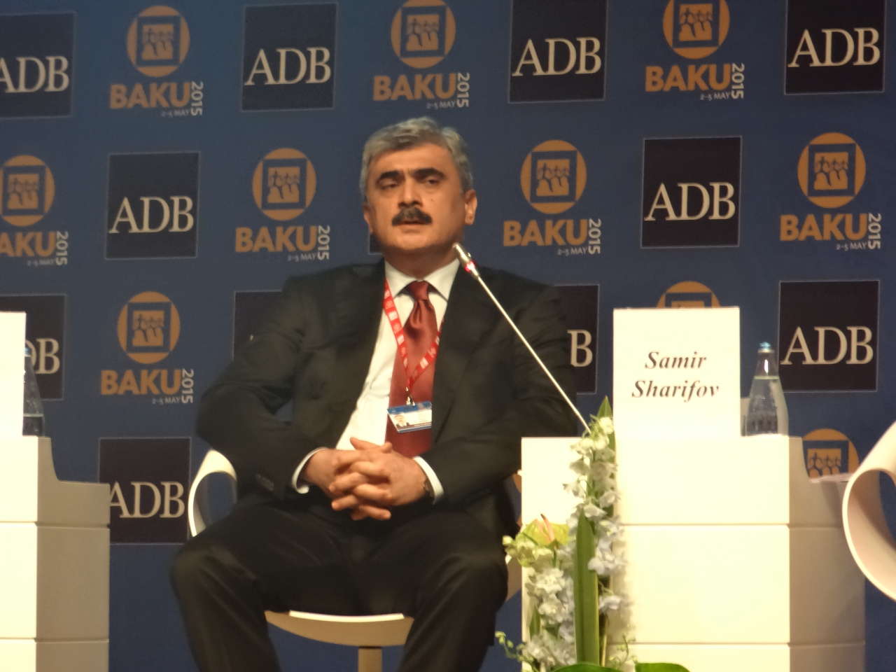Азербайджан ищет новые модели роста экономики - министр