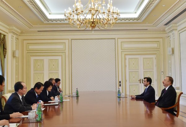 Ильхам Алиев принял делегацию во главе с вице-премьером Японии