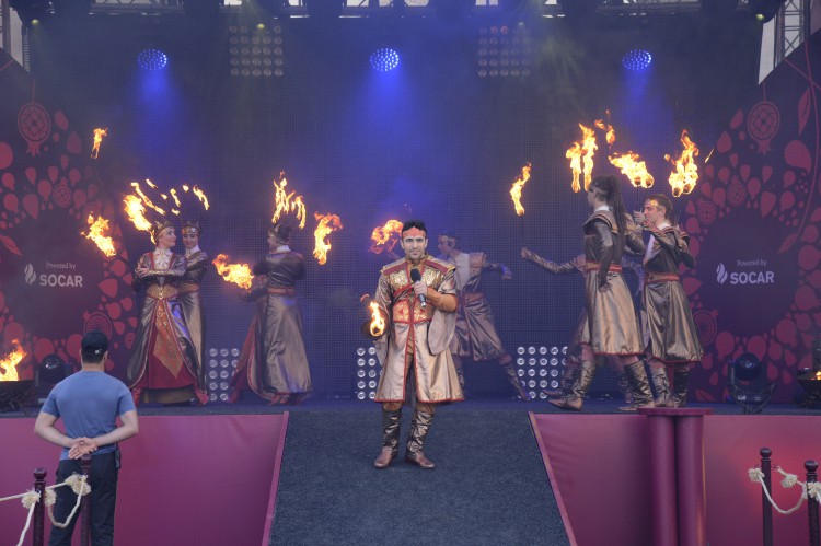 «Баку-2015»: грандиозный Фестиваль огня в Джалилабаде (ФОТО+ВИДЕО)
