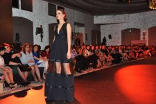 На "Baku Fashion Week 2015" представлены вечерние и коктейльные платья (ФОТО)