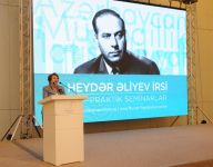 Heydər Əliyev Mərkəzində "Heydər Əliyev və Azərbaycan dili" mövzusunda seminar keçirilib (FOTO)