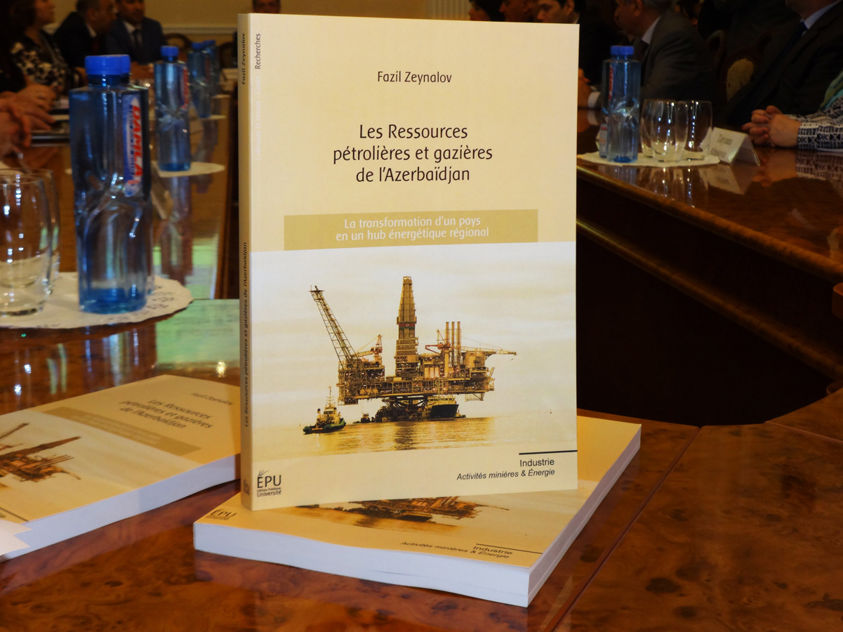 В Баку прошла презентация книги на французском языке, посвященной нефтяной стратегии Азербайджана