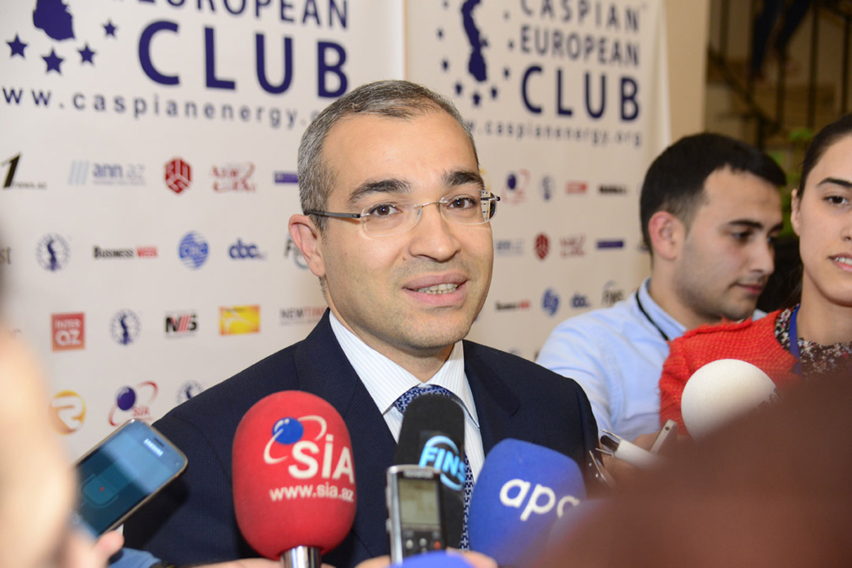 В Баку состоялся бизнес-форум Министерства образования и Caspian European Club